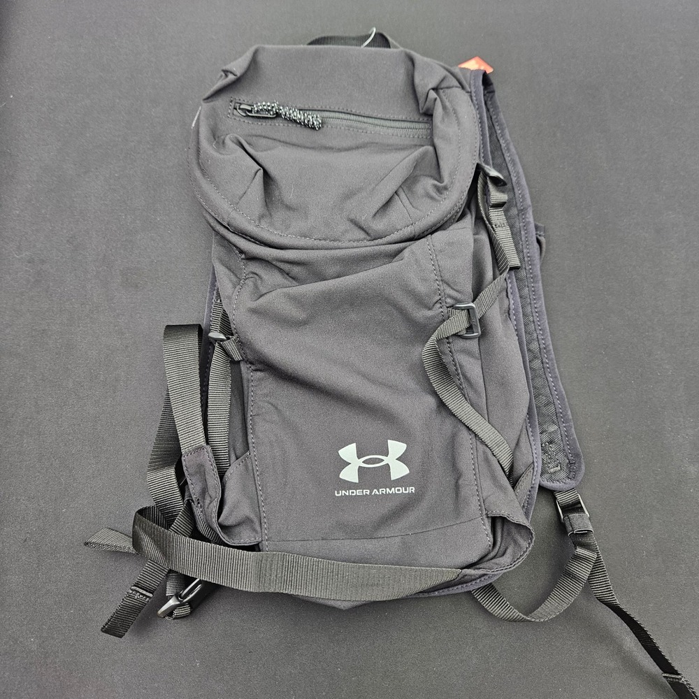 Under Armour Storm 13L Hydration Compatible Backpack Black 1378411-001 New - Picture 8 of 10